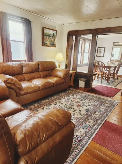 Quiet 2 Bedroom Cottage Near Mississippi River - Image 1