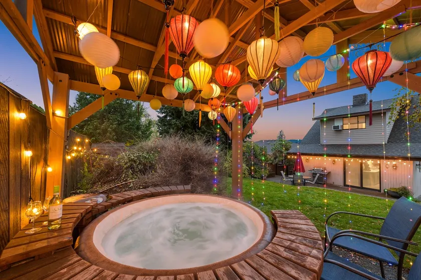 Lakeview Historic Getaway | Hot Tub & Coffee Bar - Image 1