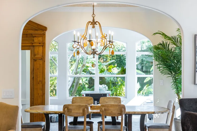 Coastal Paradise - Private Luxurious Spacious Resort Beach Living! - Image 1