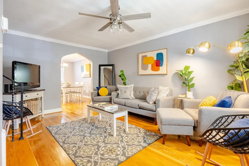 A Home Away From Home In Alexandria!! - Image 1