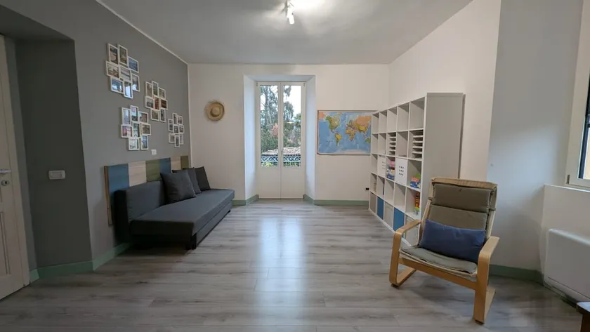A roomy flat WITH NOTHING - Image 1