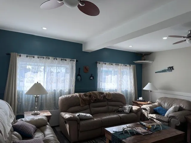Trailway Hub Entire Property,5 bdrms,5 baths - Image 1