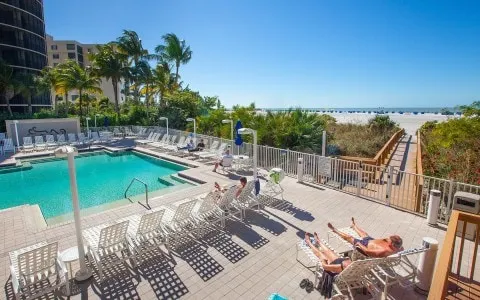 3BR BeachCondo | Gulfside Pool | Hot tub | Sleep 8 - Image 1