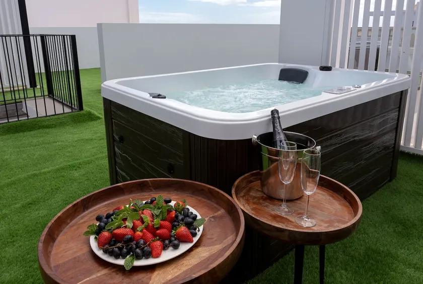 Shambhala Rooftop APT · Private Jacuzzi Terrace - Image 1