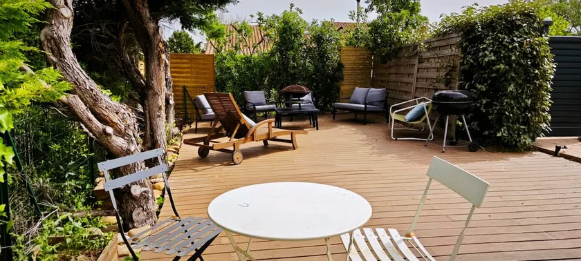 Cozy house with garden. - Image 1