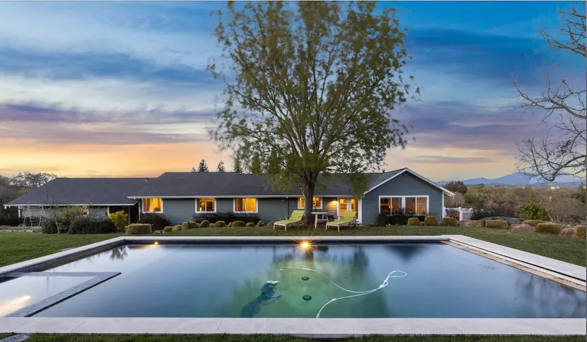 Wine Country Retreat: Pool, Hot Tub, Views & EV - Image 1