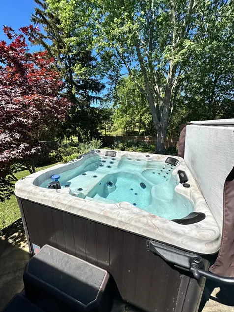 Luxurious Peaceful 4 BR w/Hot Tub & Vineyard View - Image 1