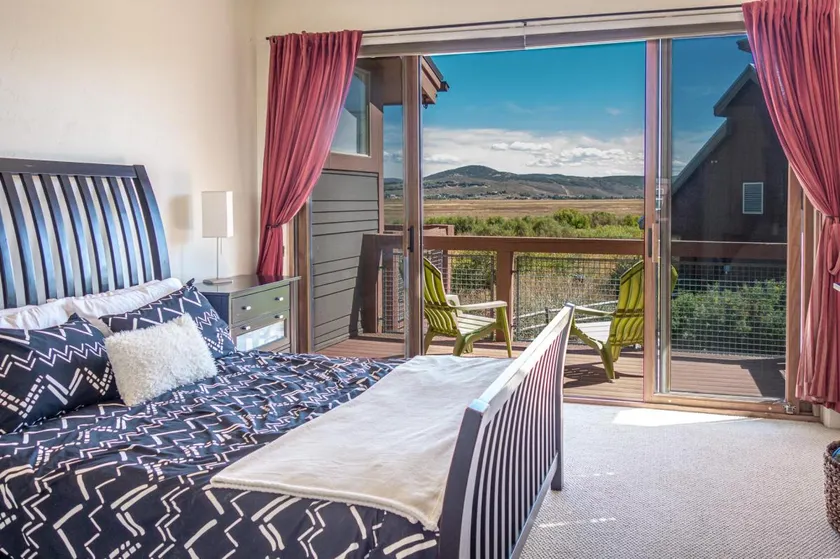 Great Rates, Hot Tub, Tranquil Views & Location - Image 1