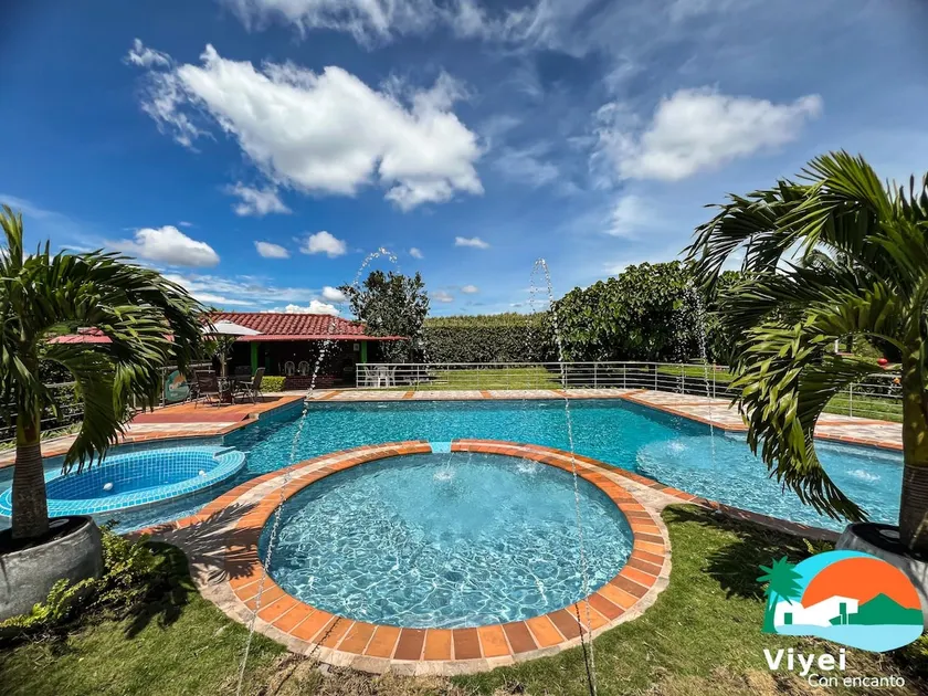 family and cozy country house coffee region - Image 1