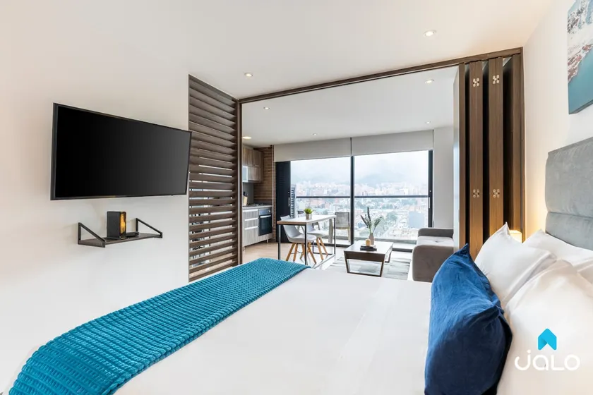 72Hub By Jalo | Cozy Apt - Study Area, Gym & Pool - Image 1