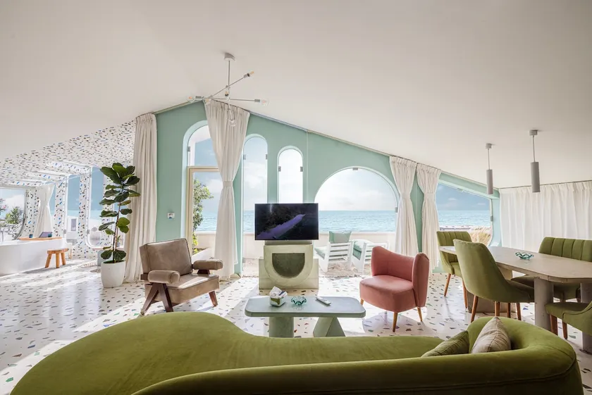 magic loon penthouse - Image 1