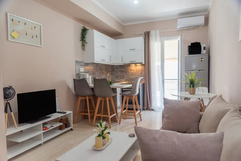 Daisy's house - Image 1