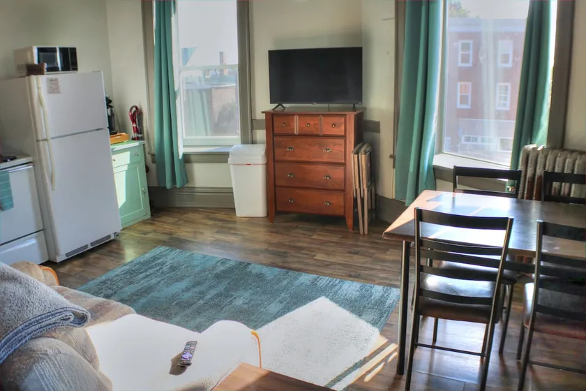 K2 Affordable 1BR | Near MTU & Keweenaw Fun - Image 1