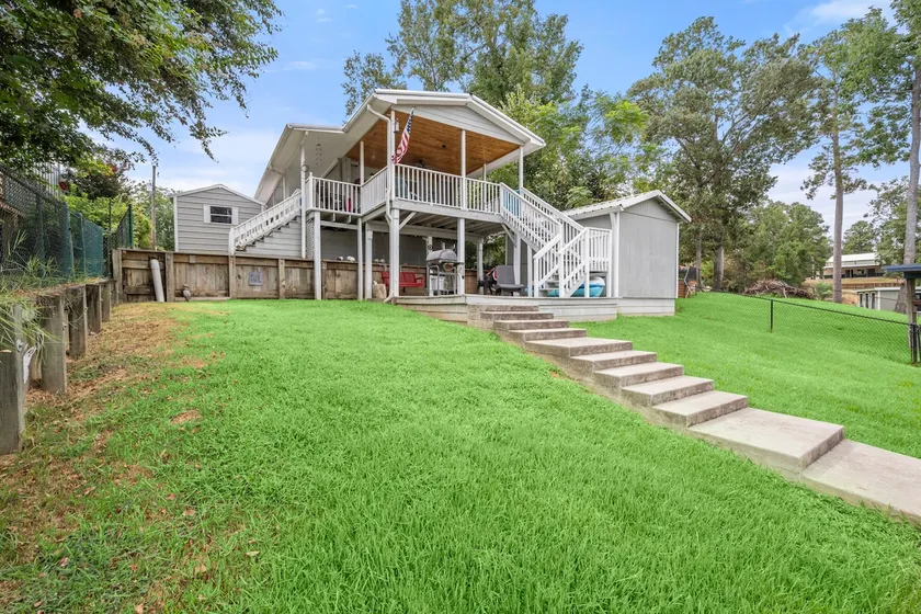 Beautiful Cottage on Lake Livingston - Image 1