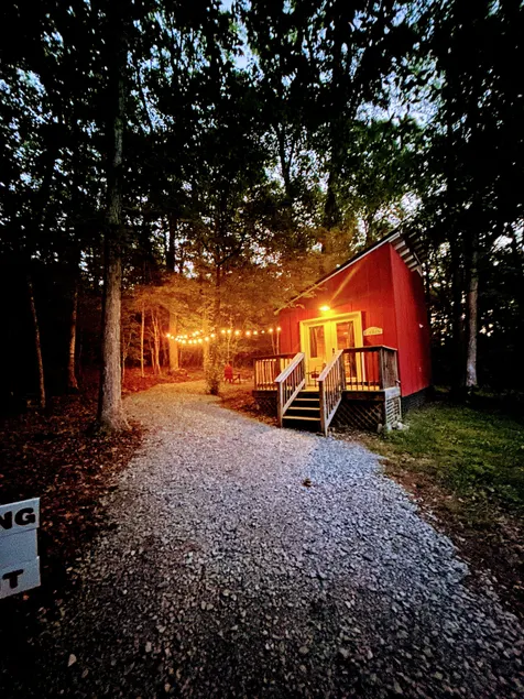 Shiloh @ Watts Bar Lake Cabin - Image 1