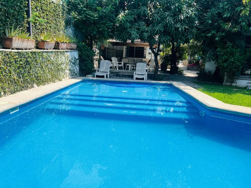 Guesthouse with a pool - Image 1