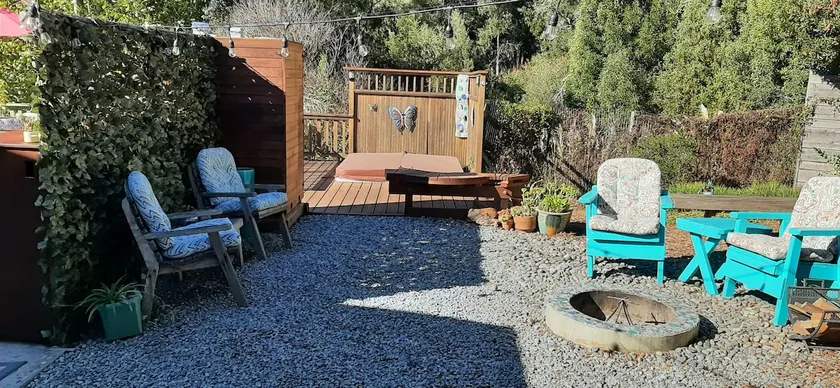 Ohana with Private Outdoor Shower and Hot Tub - Image 1