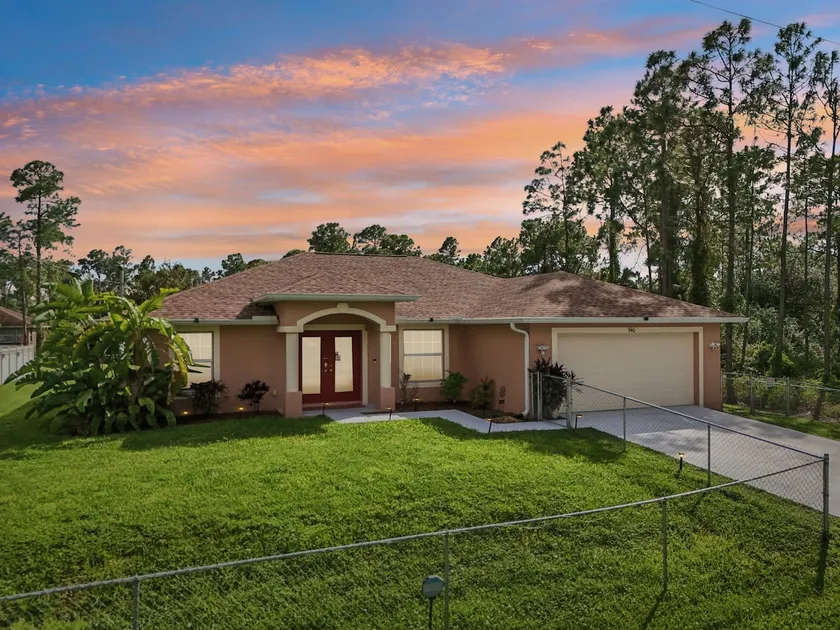 Complete home for price of hotel, King bed and spa - Image 1