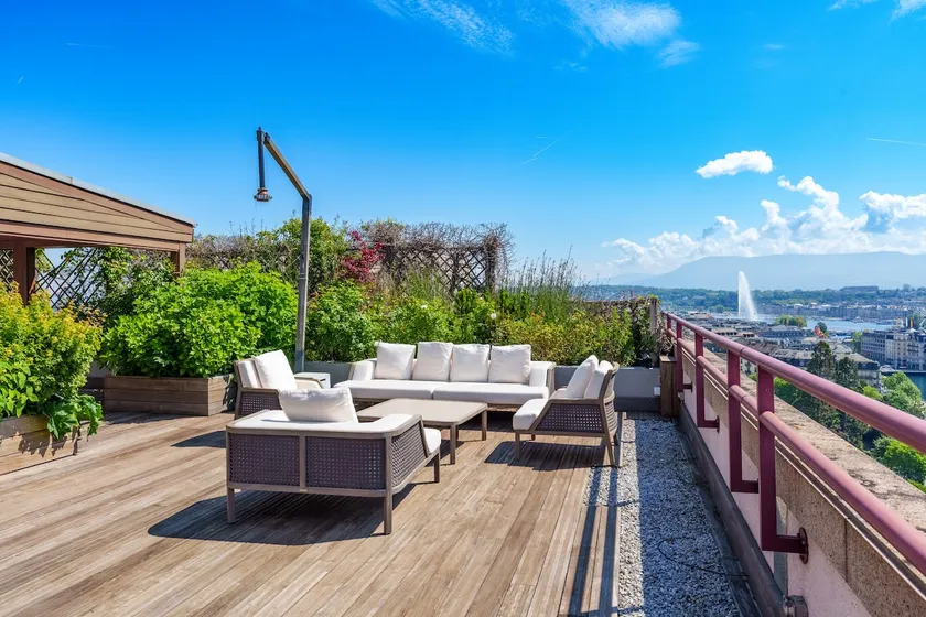 Exclusive 3 Bedroom Luxury penthouse - Image 1