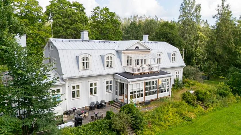 Ambient Tervakoski Mansion - Image 1