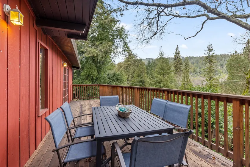 The Cozy Pinecone with Hottub and Deck Forestville - Image 1