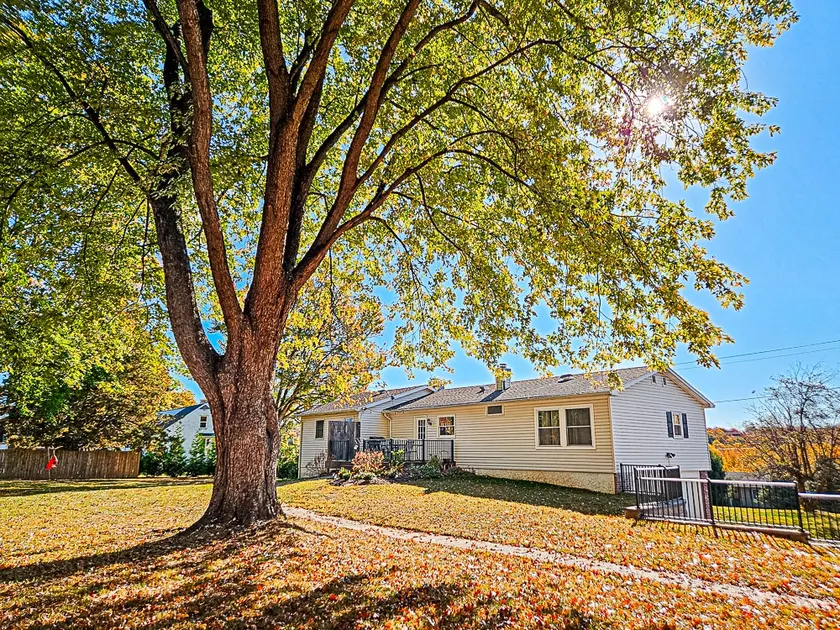 4 BR- Great for Families- Porch and Firepit area - Image 1
