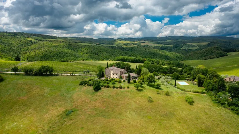 Exclusive Villa near San Gimignano with pool - Image 1