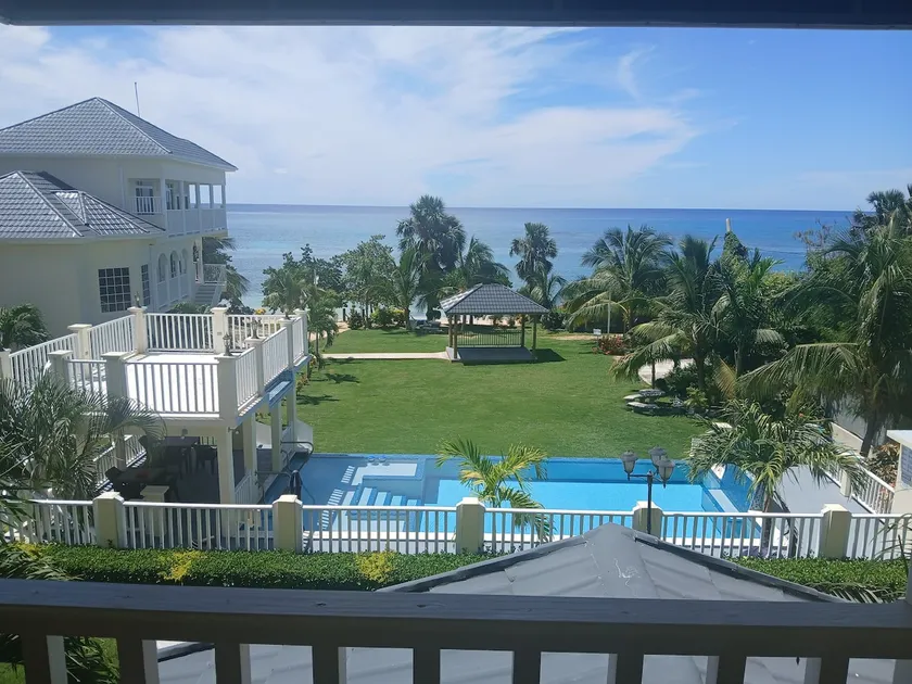 Westmore Beach Villa - Self-contained Luxury Villa on the beach - Image 1