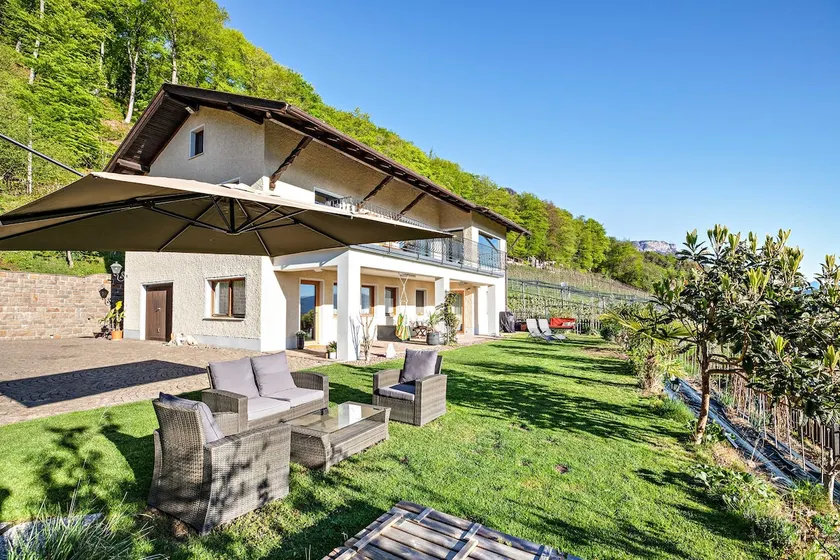 Appartamento vacanze 'Weitblick Kaltern' con vista sulle montagne, terrazza privata e giardino - Image 1