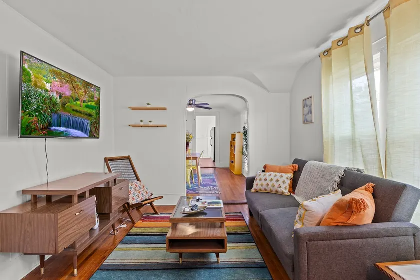 MidMod up2BR w/office steps from Canal & dwntwn NT - Image 1
