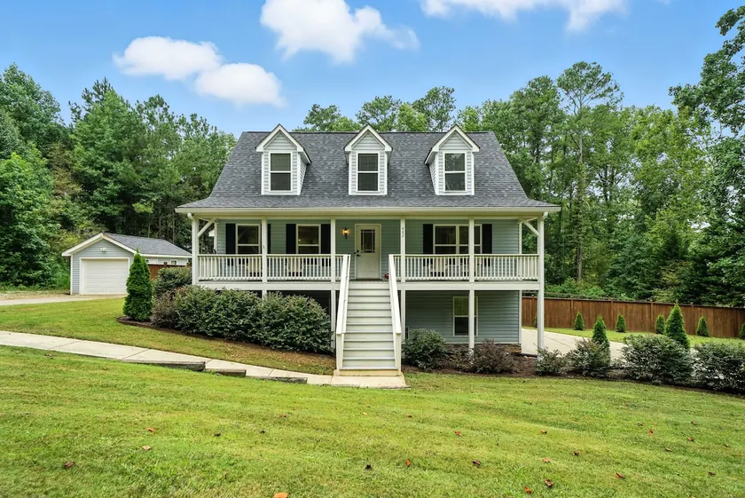 Pet Friendly: 3/2 in Sugar Hill on 1 Acre - Image 1