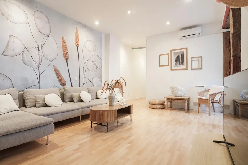 Gran Via 5 bedrooms 4 bathrooms central A/C - Image 1