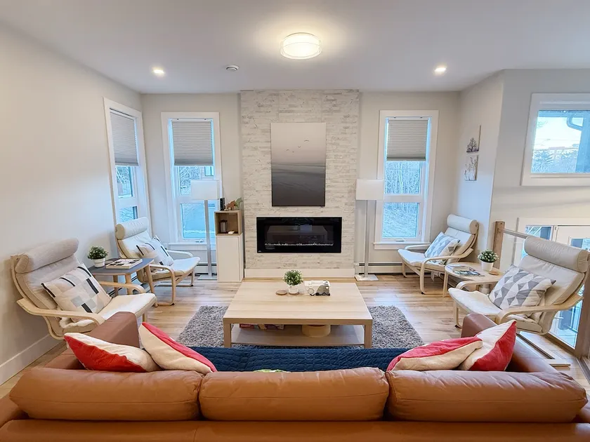 10 Guest, 1 Kn, 3 Qn, 2 Tn, 3.5 Bath, Free Parking - Image 1