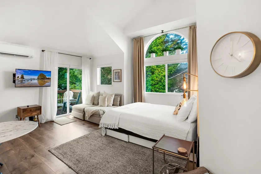 Puffin Place-Sunny studio 500 ft to beach w/AC! - Image 1