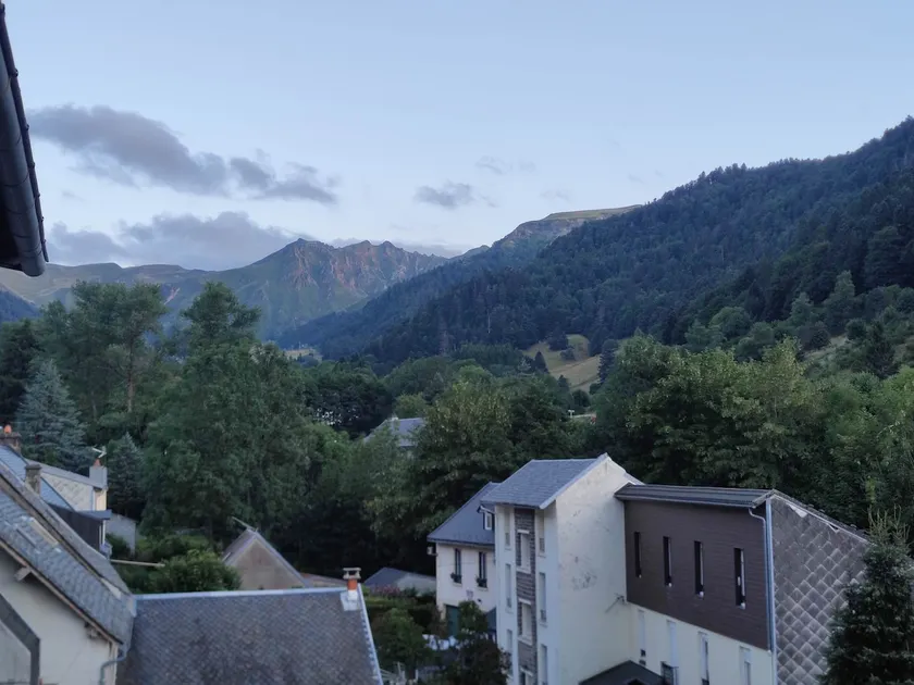 T2 Apartment in Mont Dore with Balcony and WIFI - Image 1
