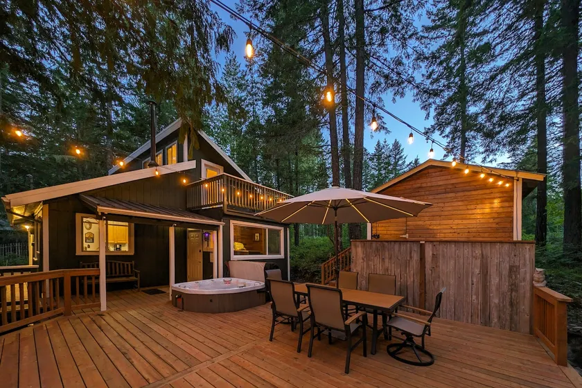 Harry's Hideaway | Hot Tub | Fire pit | Mt Rainier - Image 1