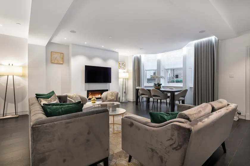 The MayFair Residence Super King Luxury VIP - Image 1