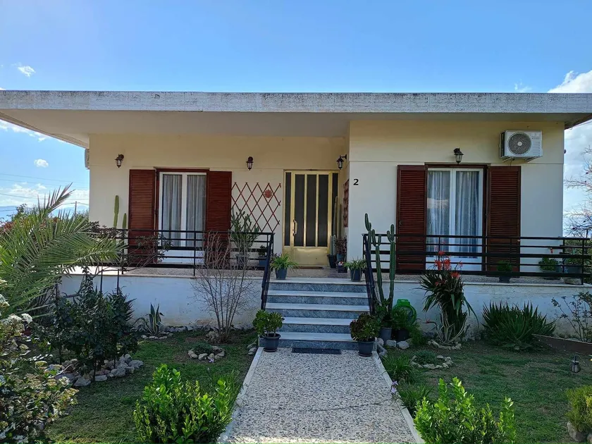 Serene Country House (near Ancient Tiryns) - Image 1