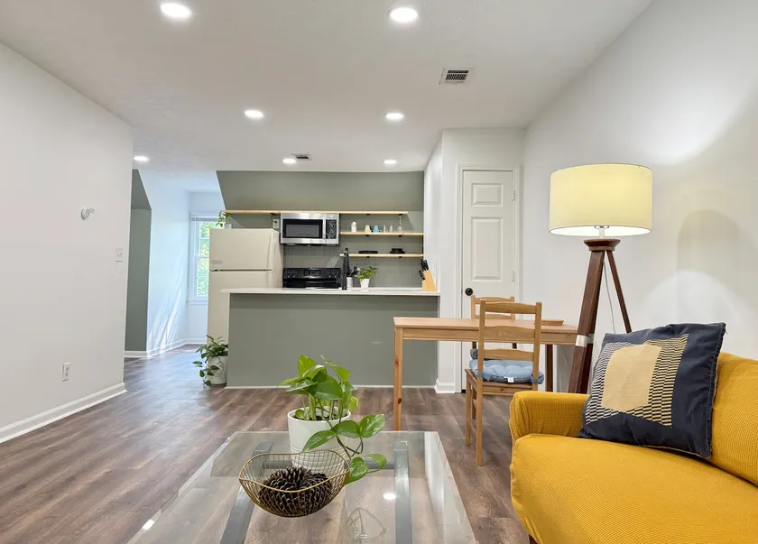 Spacious Entire Home in Great Location ! - Image 1