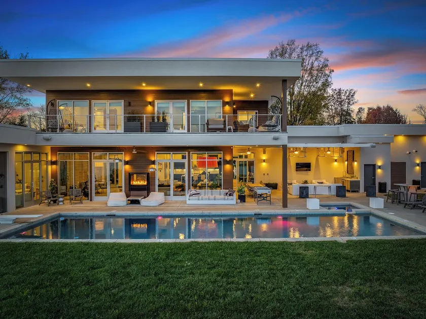 Lake Norman Lakefront - Pickleball, Hot Tub, Pool - Image 1