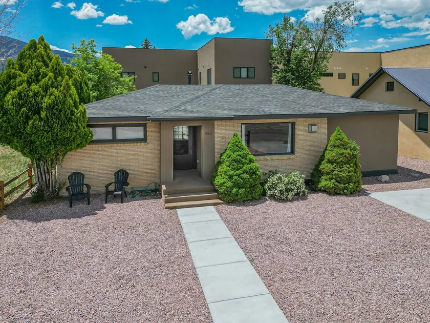 Downtown Salida! 4 Bedroom A/C Pets Sleeps 9! - Image 1
