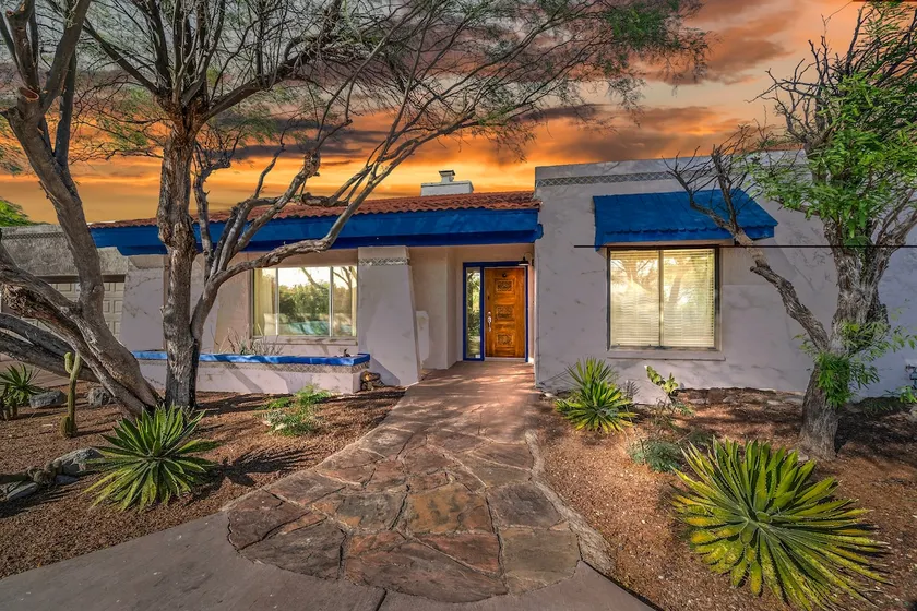 Summer Oasis | Prime Location & Sparkling Pool - Image 1