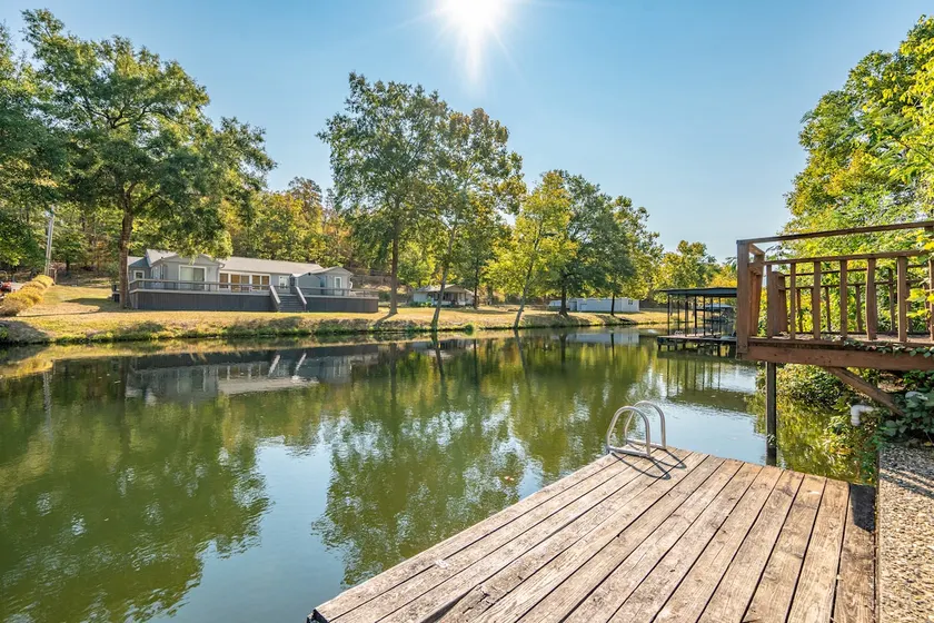 Charming Canal Retreat on Lake Hamilton Studio - Image 1