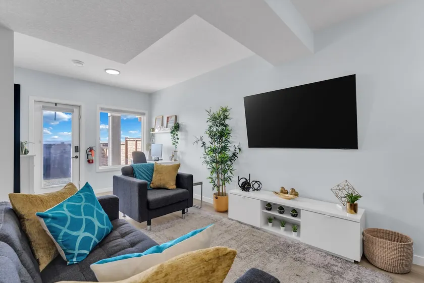 You will love this 2BR Guest Suite in SE Calgary - Image 1