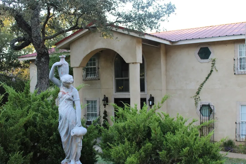 The Estate, Kyle Texas- - Image 1