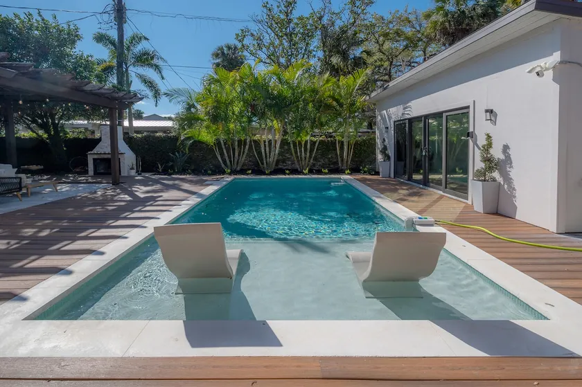 5* Luxe Getaway | Heated Pool & Outdoor Fireplace - Image 1