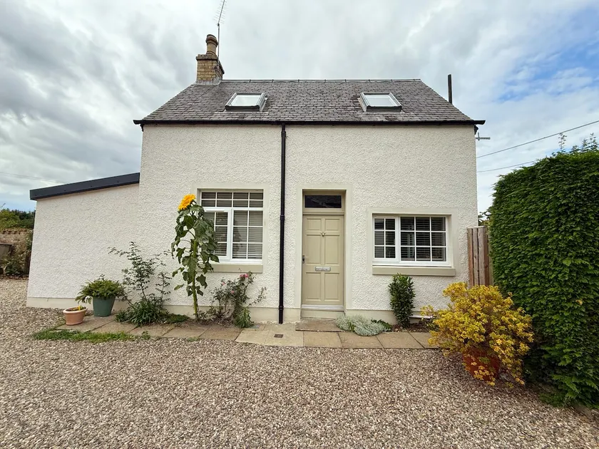 Robins Nest Cottage - Image 1