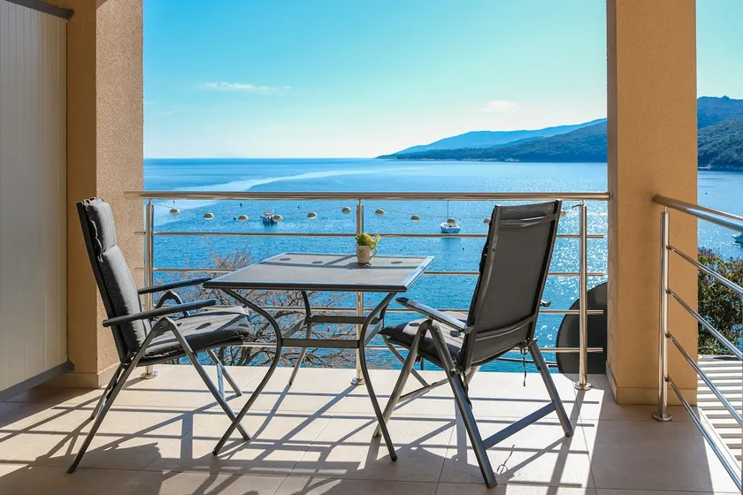 Romantic studio w sea view, terrace & parking - Image 1