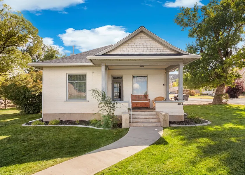 Renovated Historic Manti Home - 5 bd/2ba, EV, Yard - Image 1