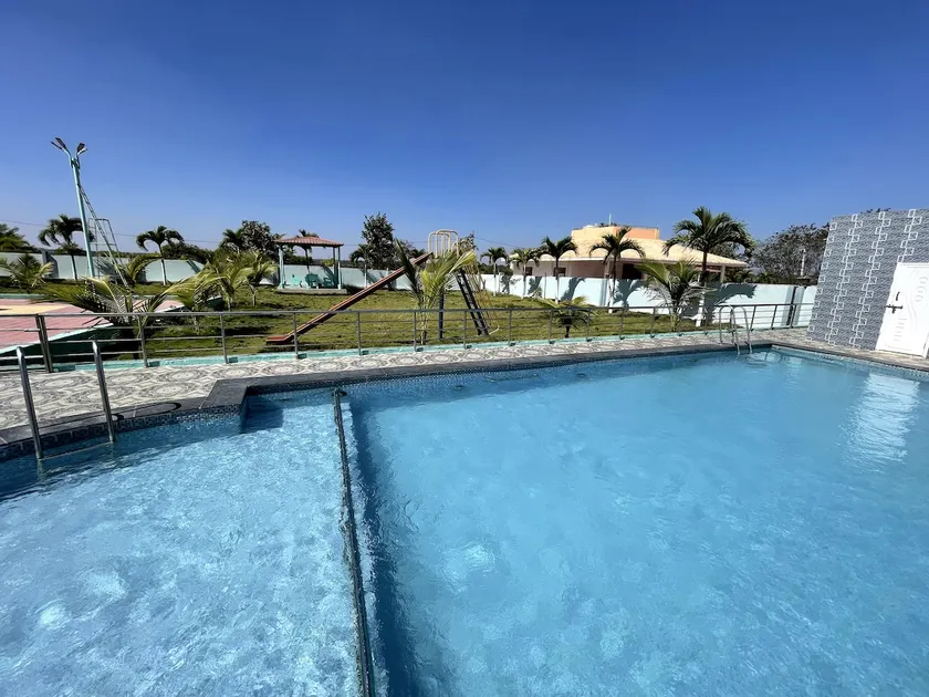 King Farmhouse - Luxury - Image 1